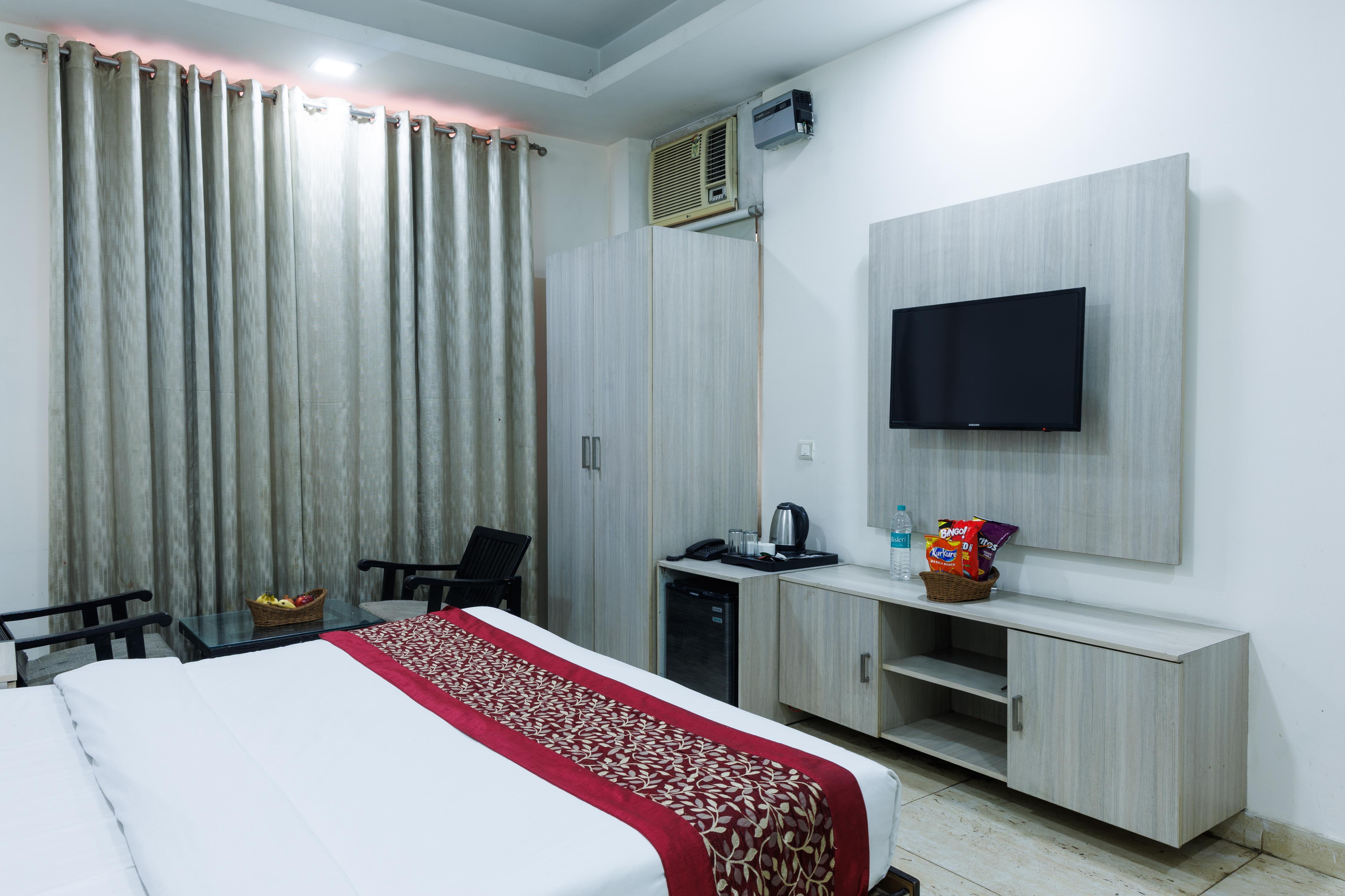 Hotel Ornate Residency Room Type - Deluxe Room