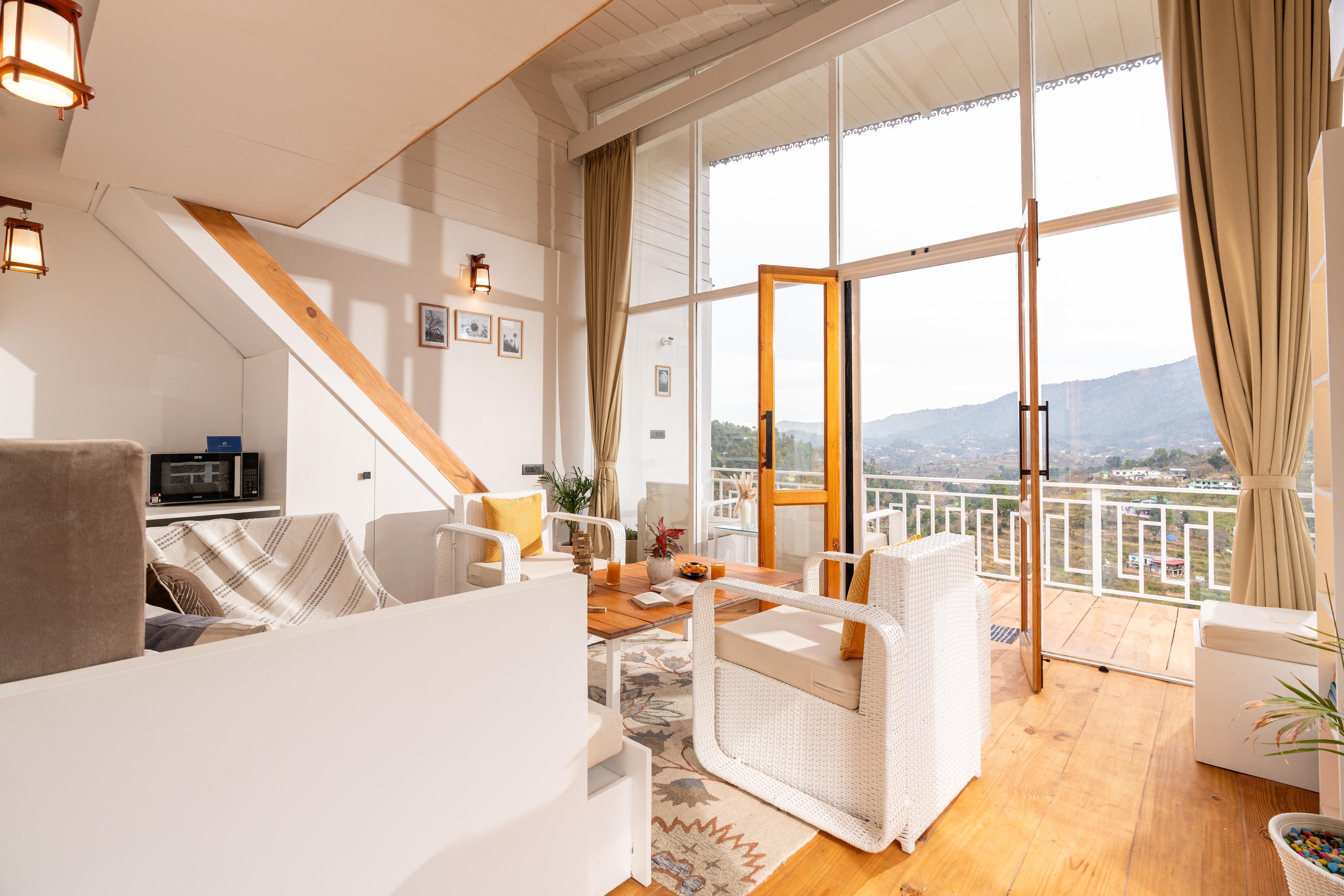 SaffronStays Prism Hill (Duplex Room) - Tap to explore photos