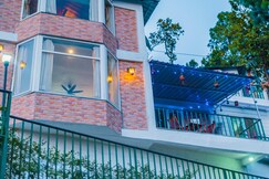 Lans Bliss Villa 3BR Mountain Views by Homeyhuts