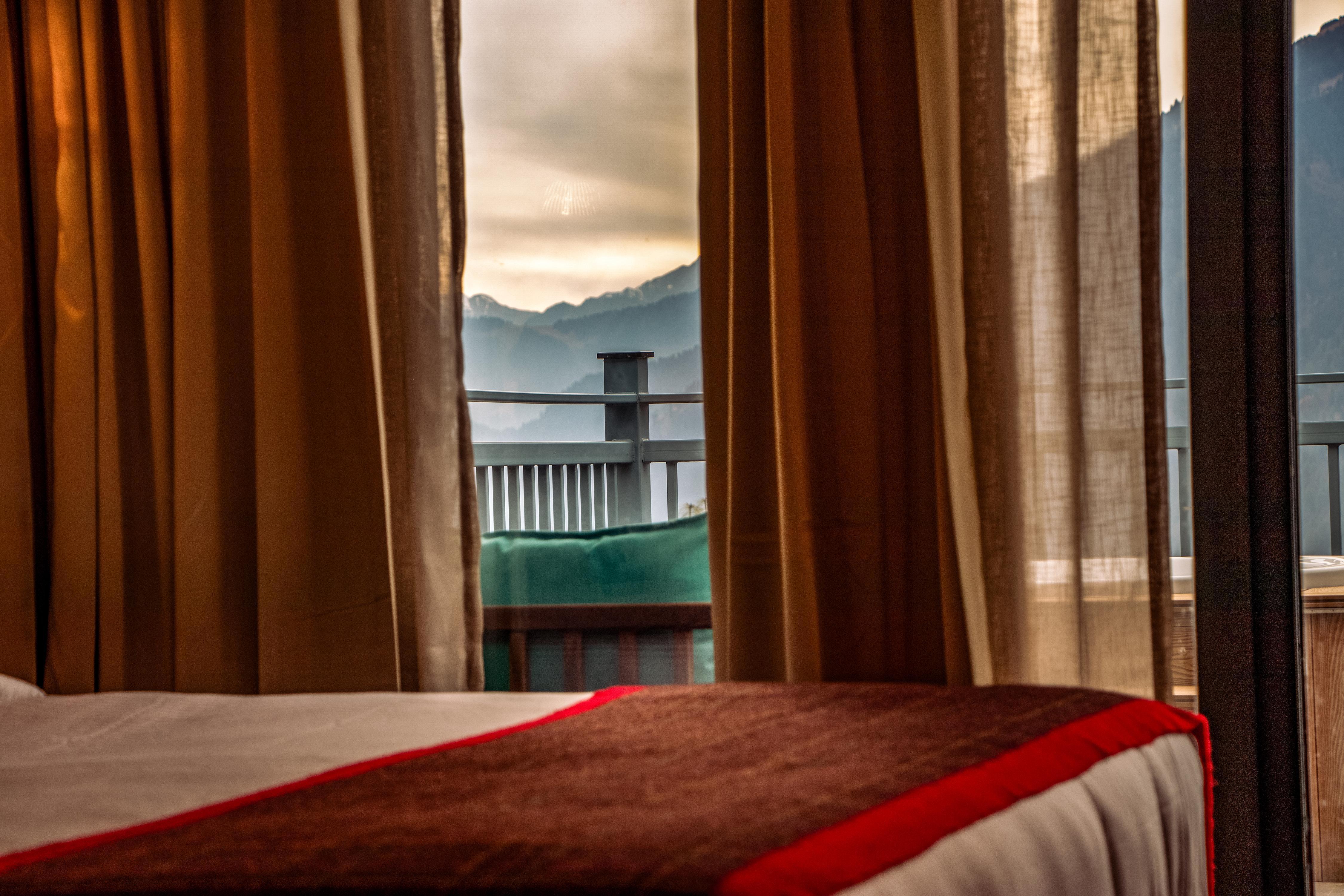 Hamta 270 Cliff Resort - 270 Degree Mountain View Suites, Sethan Manali - Tap to explore photos