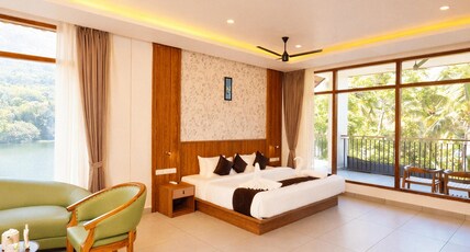 Malankara Palace Lake View Resort & Spa Room Type - The Lakeview Royal Suite