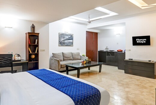 Floryn Stayz-Huda City Centre