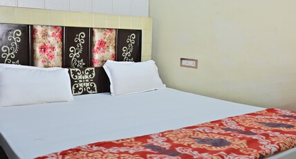 ROYAL MAC PALACE Room Type - Standard AC Room