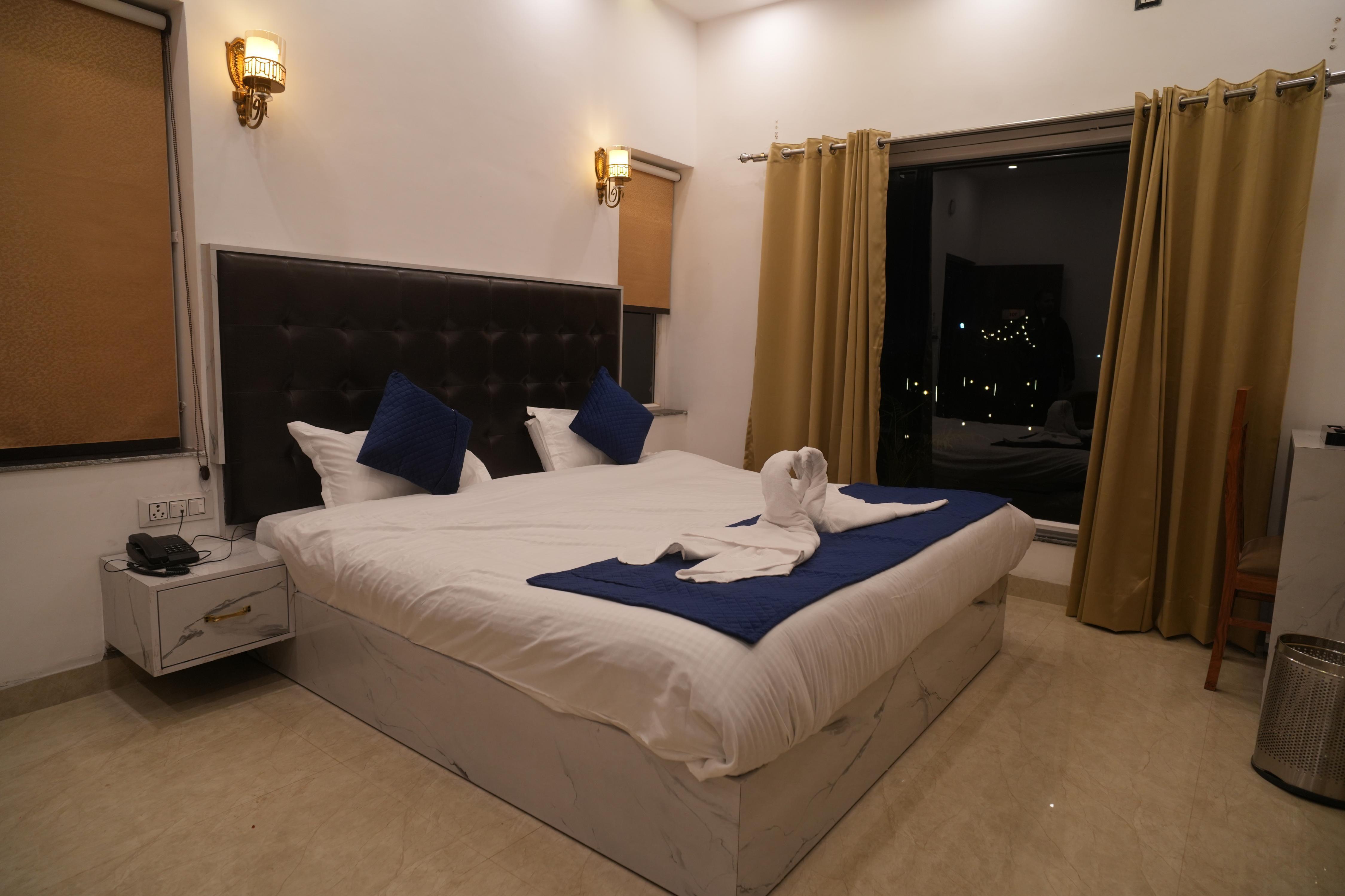RAMJAY CORBET JUNGLE RESORT Room Type - Super Delux Jacuzzi Room