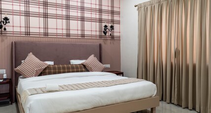 La Vida Eclectic Suites | 10min From Airport Room Type - Deluxe Room | Private External Washroom