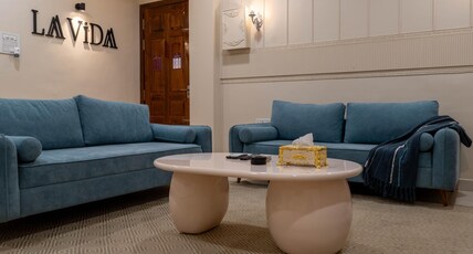 La Vida Eclectic Suites | 10min From Airport Room Type - La Vida Eclectic Suites Pine | 2BHK Entire Apartment