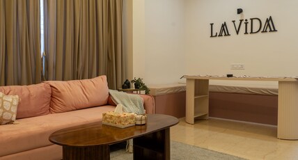 La Vida Eclectic Suites | 10min From Airport Room Type - La Vida Eclectic Suites Mist | 2BHK Entire Apartment