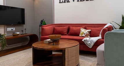 La Vida Eclectic Suites | 10min From Airport Room Type - La Vida Eclectic Suites Plum | 2BHK Entire Apartment