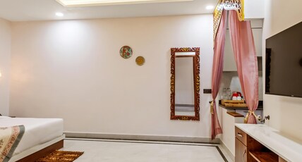 The Neeraj Ganga Ranimahal With Ganga Ghat Access Room Type - Premium Room