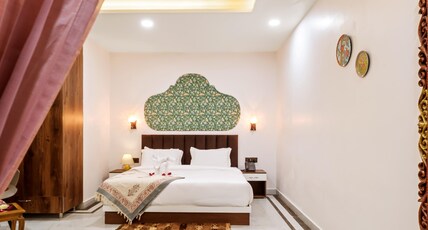 The Neeraj Ganga Ranimahal With Ganga Ghat Access Room Type - Deluxe Room