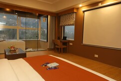 Udit Regency by west western kasol ( Central Heated and Air Cooled )
