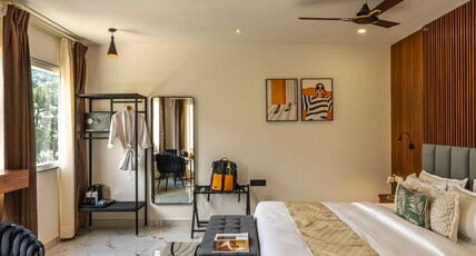 Perfectstayz Premium Aurevva Rajpur Road Room Type - Executive Room with Balcony and Hill View Perfectstayz Premium Aurevva Rajpur Road Room Type - Executive Room with Balcony and Hill View