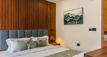 Perfectstayz Premium Aurevva Rajpur Road Room Type - Deluxe room with balcony and Hill view Perfectstayz Premium Aurevva Rajpur Road Room Type - Deluxe room with balcony and Hill view