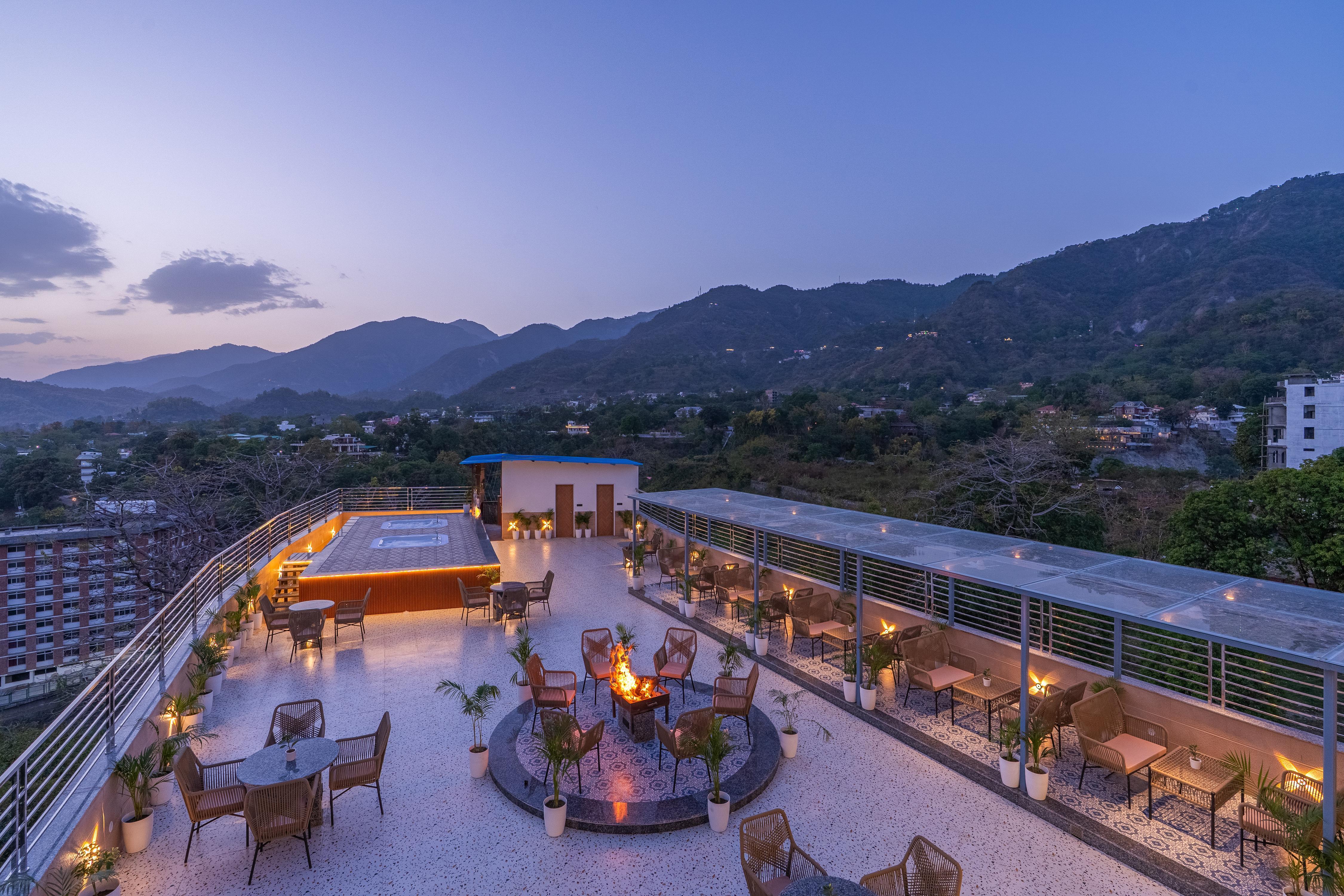 Perfectstayz Premium Aurevva Rajpur Road - Tap to explore photos