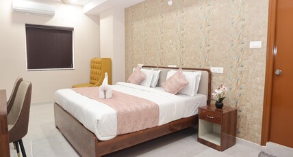 Qualia Oak - Hitech City Room Type - City View Deluxe Room