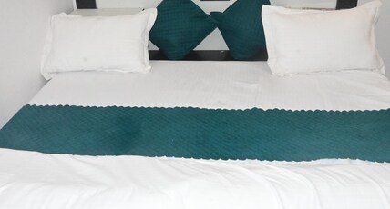 Urmila Palace Room Type - Deluxe Room