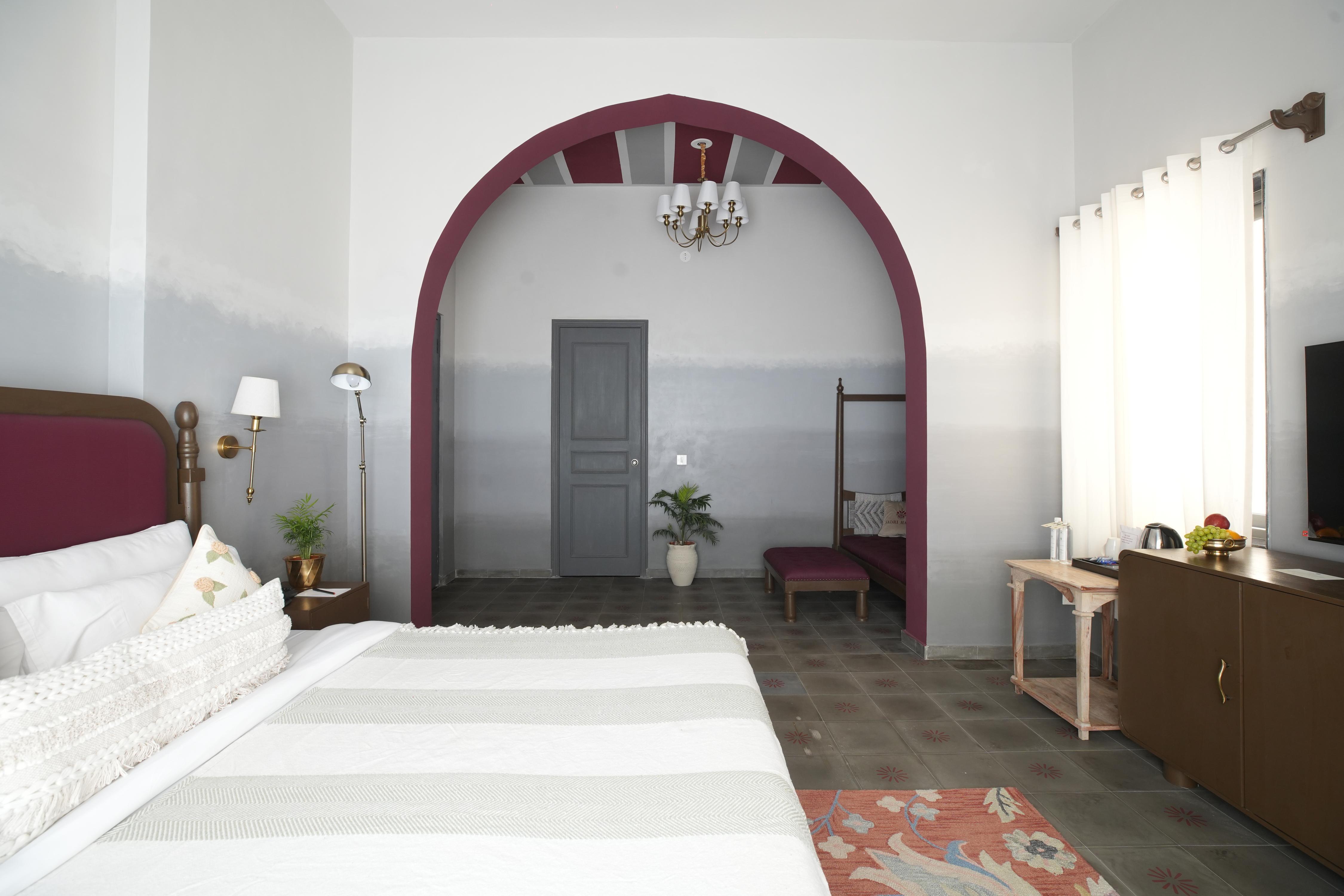 SADRI HAVELI Boutique Heritage Hotel - Lake Pichola Udaipur - Tap to explore photos