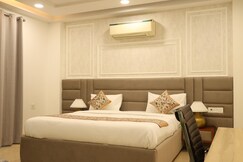 Auraa Suites