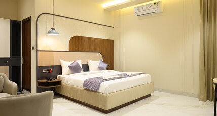 AVIRA Banquets & Stays Room Type - Deluxe Room