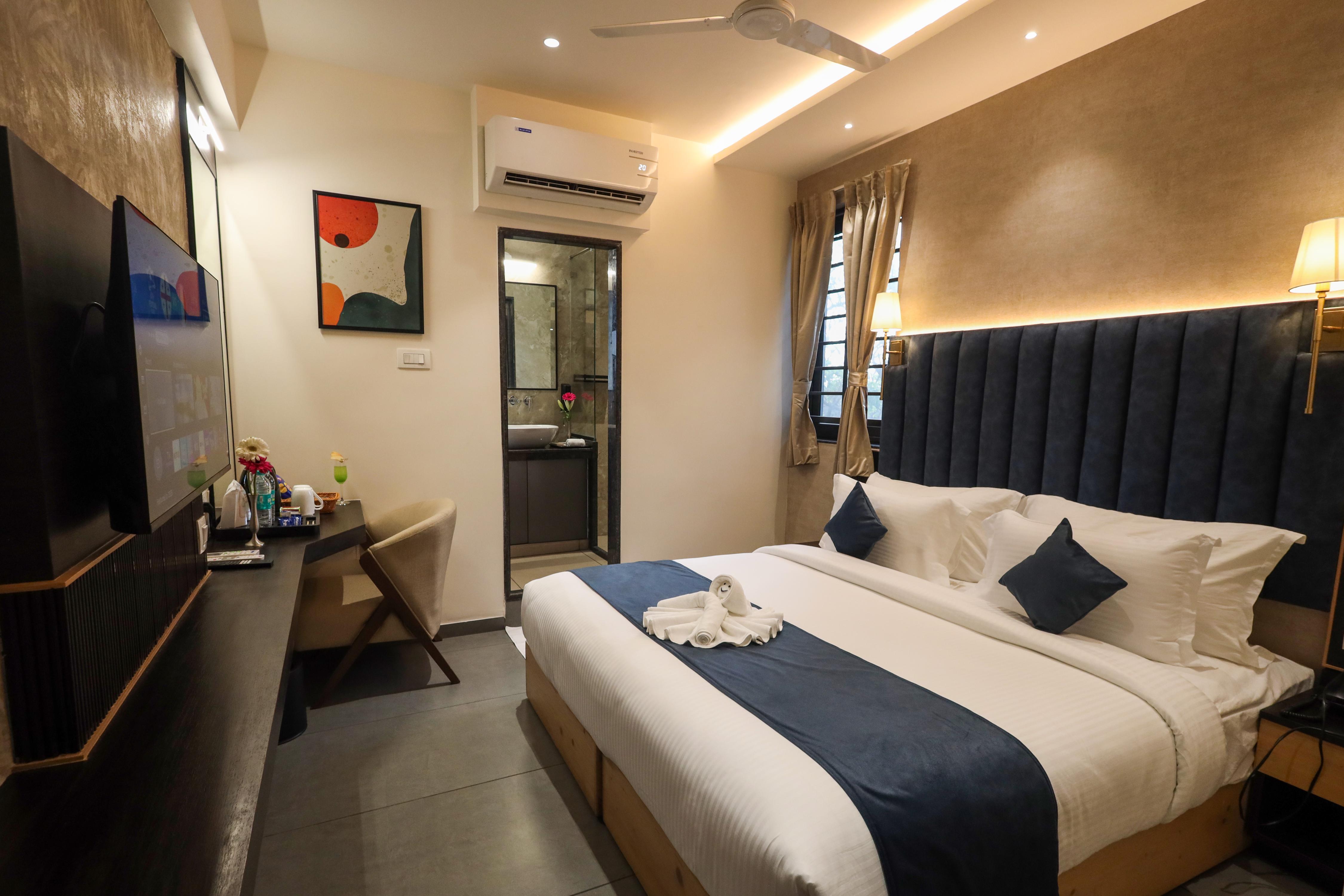 Hotel Radiant Vista Room Type - Classic Queen Bedroom