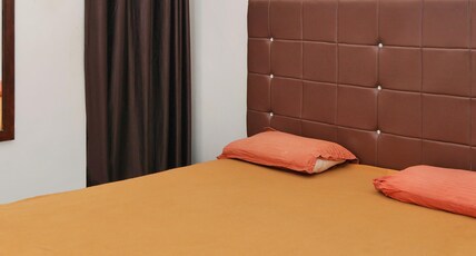 Hotel Lakshmi Saraswathy Room Type - DELUXE DOUBLE ROOM