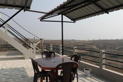HALARI GUESTHOUSE
