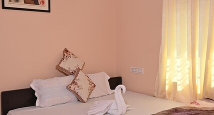 Alor Bhuban Guest House & Restaurant Room Type - Standard Double NON AC