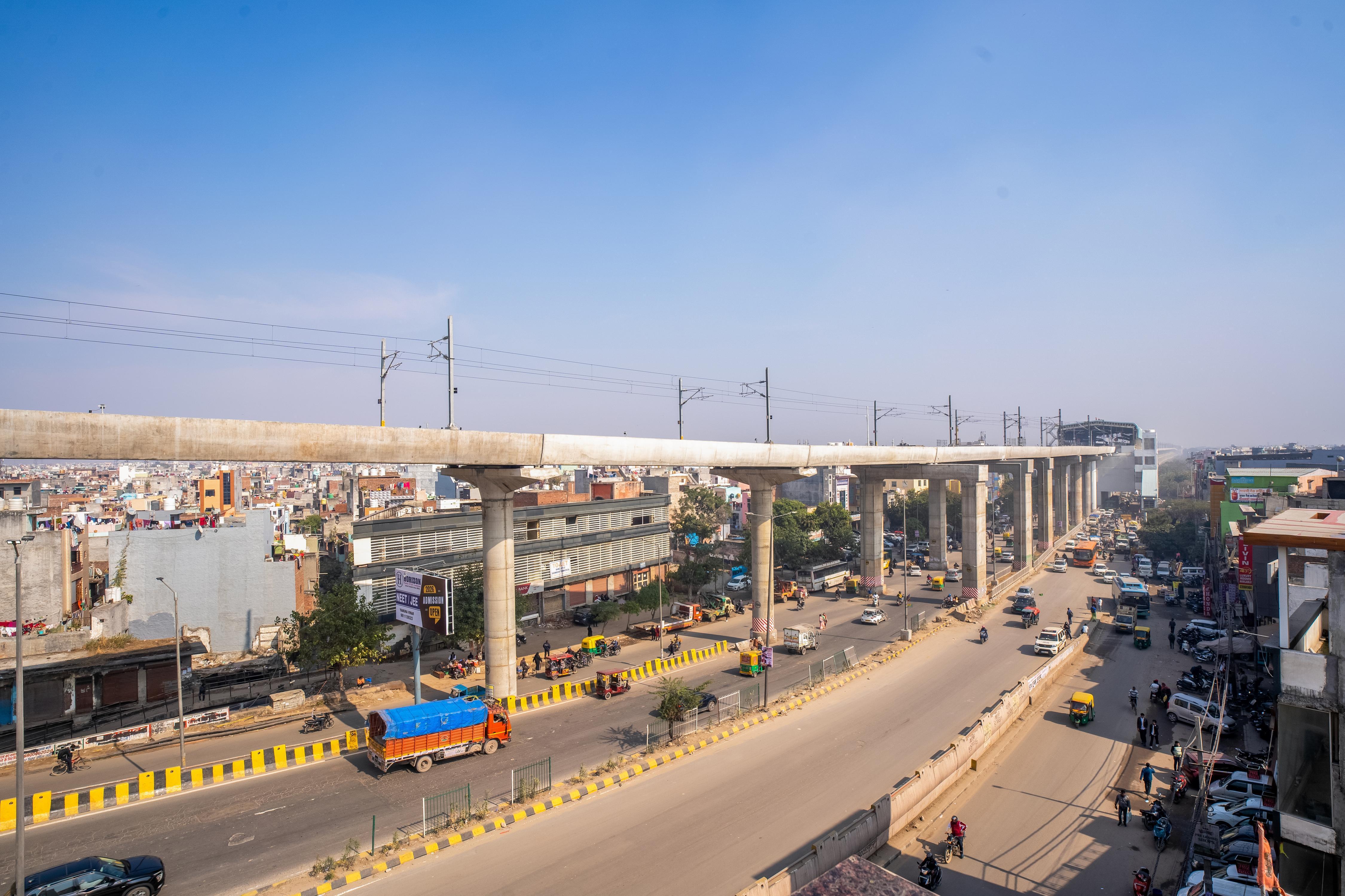 Hotel Delhi 53 Near ISBT Kashmiri Gate - Tap to explore photos