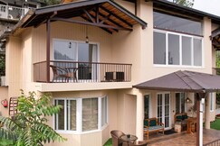 The Bougainvillea, Villa in Bhimtal with yoga room