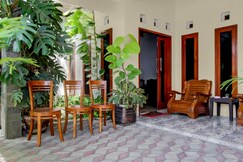 OYO 95088 Homestay Omah Pring