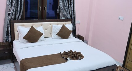Hotel JK Blue Heaven Room Type - Deluxe Room