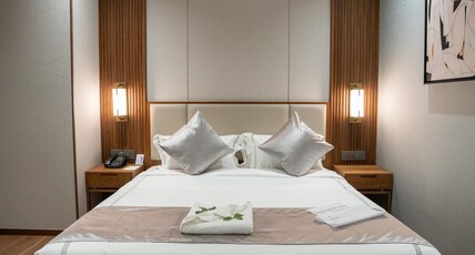 Park Central Room Type - Deluxe Room Park Central Room Type - Deluxe Room