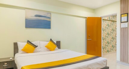 Itsy Hotel Queens Residency (Zoo Road Tiniali) Room Type - Standard Room Itsy Hotel Queens Residency (Zoo Road Tiniali) Room Type - Standard Room