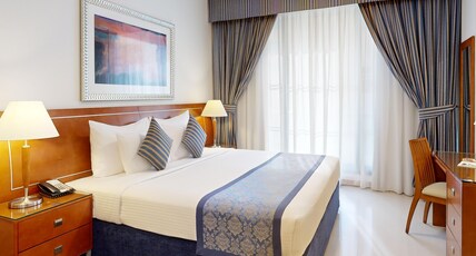 Golden Sands 5 Hotel Apartment Room Type - Deluxe Studio King Bed Room with Balcony