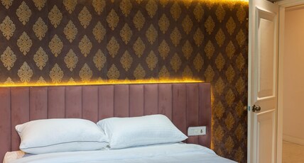 Bodhi Baari Room Type - Deluxe Room with Balcony and TV