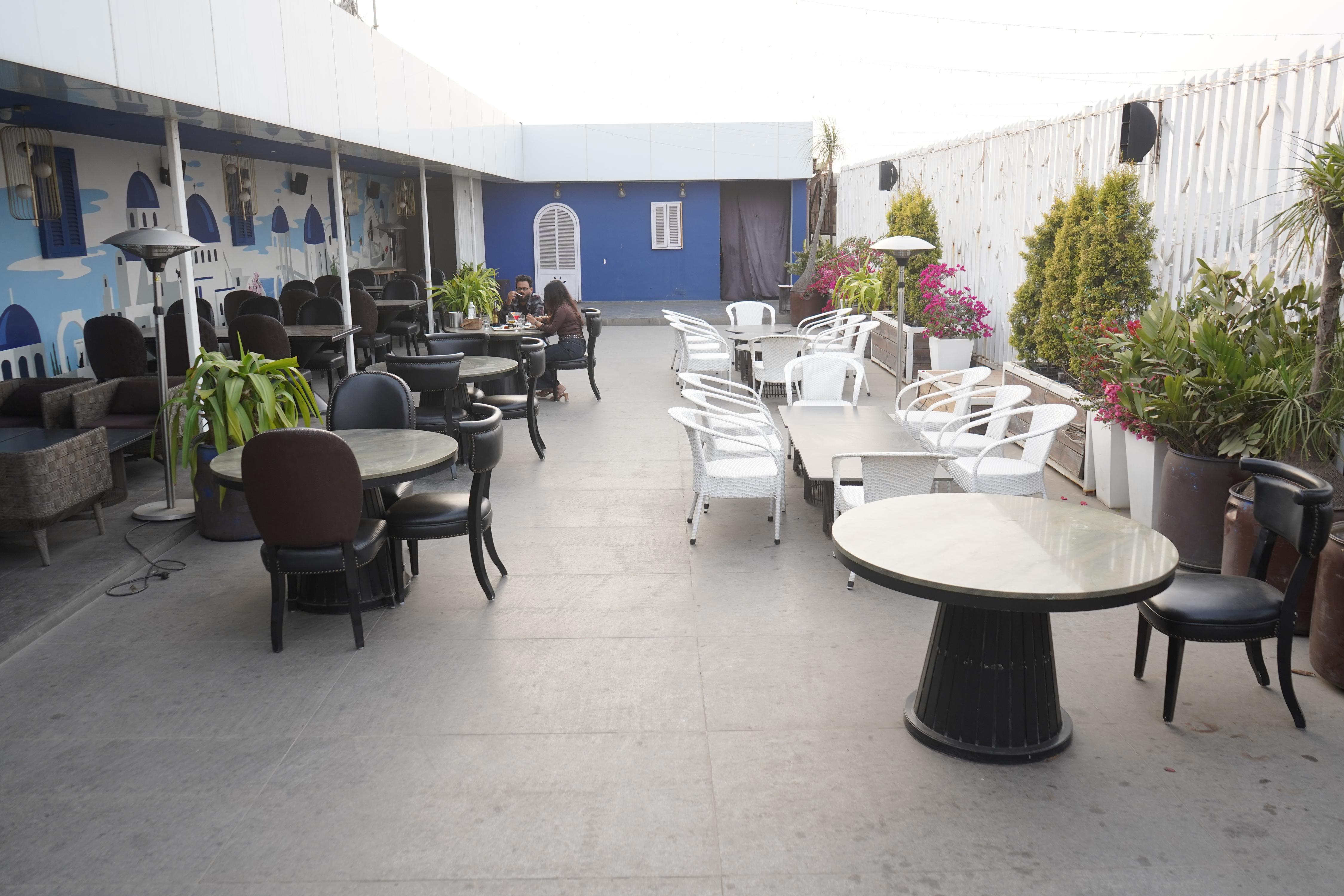 Altitude 6 - Tap to explore photos