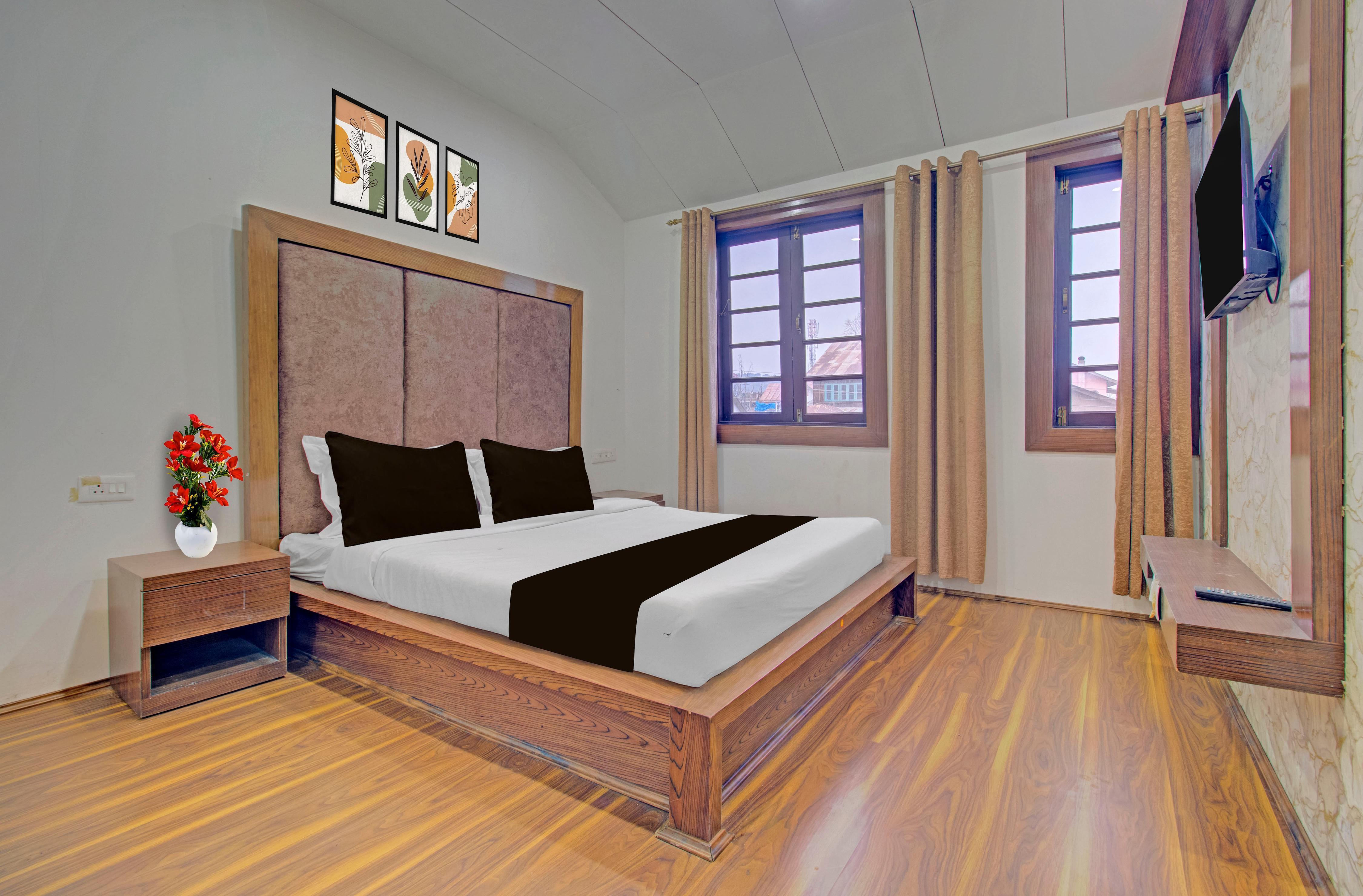 Collection O NIT Srinagar Formerly Main Street Inn Room Type - Classic