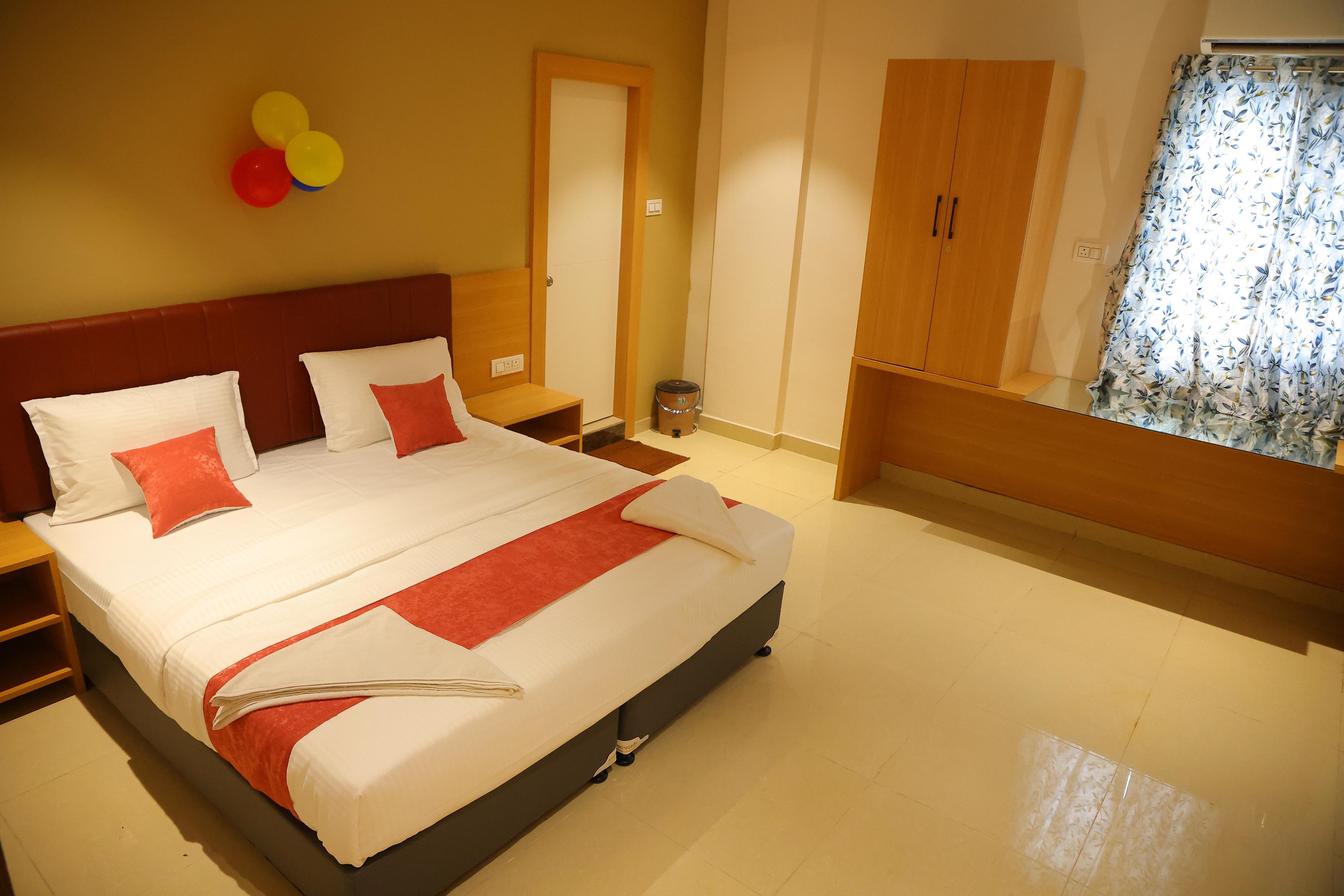 Hotel paprikas - Tap to explore photos