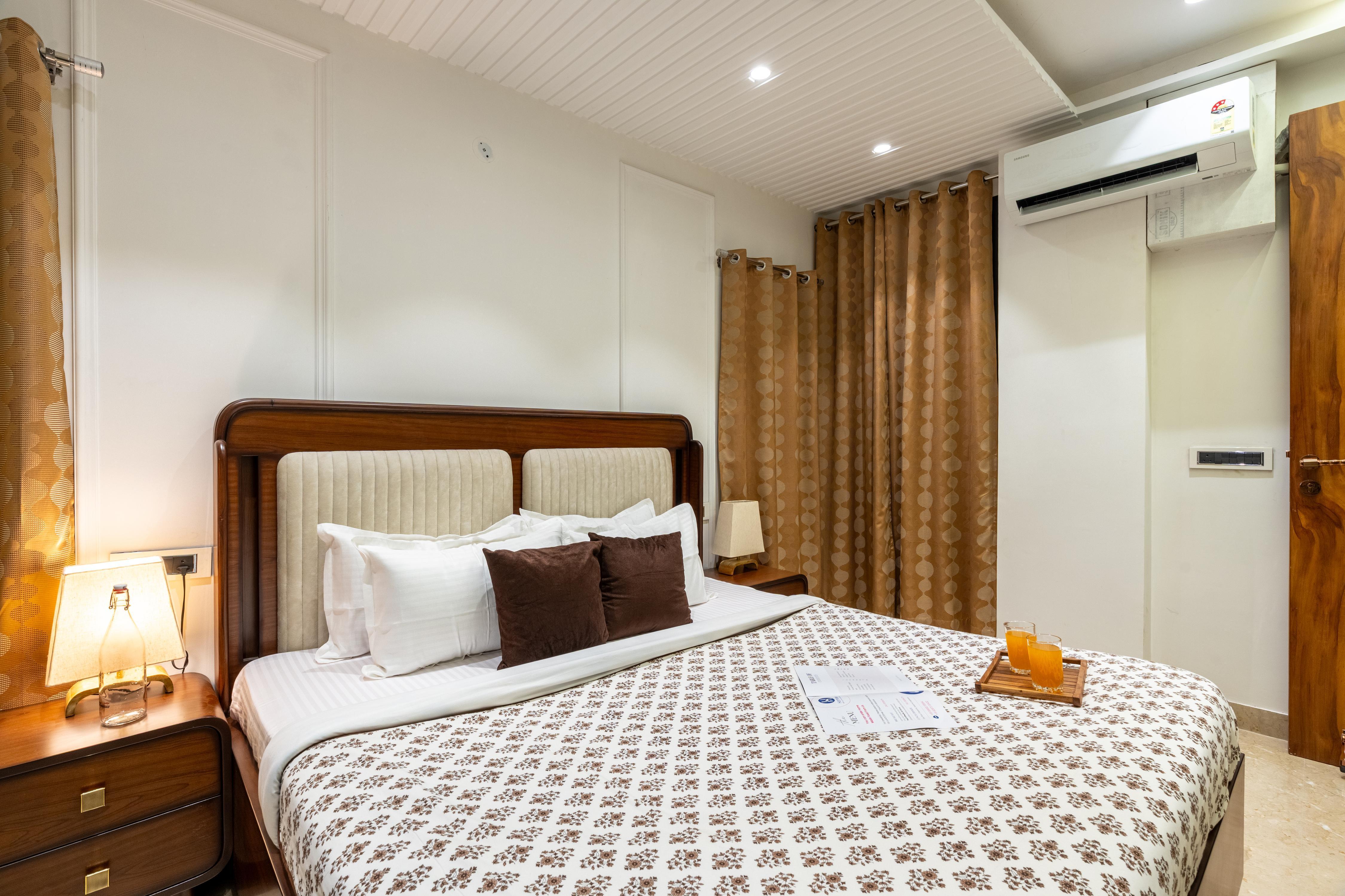 Homlee Gold Star 3BHK Vasant Kunj - Tap to explore photos