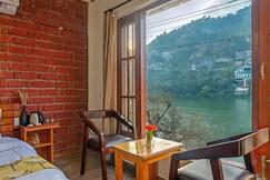 Dimmys By the Lake Bhimtal