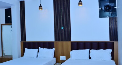 SHREE KRISHNA PALACE Room Type - Super Deluxe Room