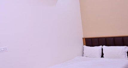 SHREE KRISHNA PALACE Room Type - Deluxe Room.