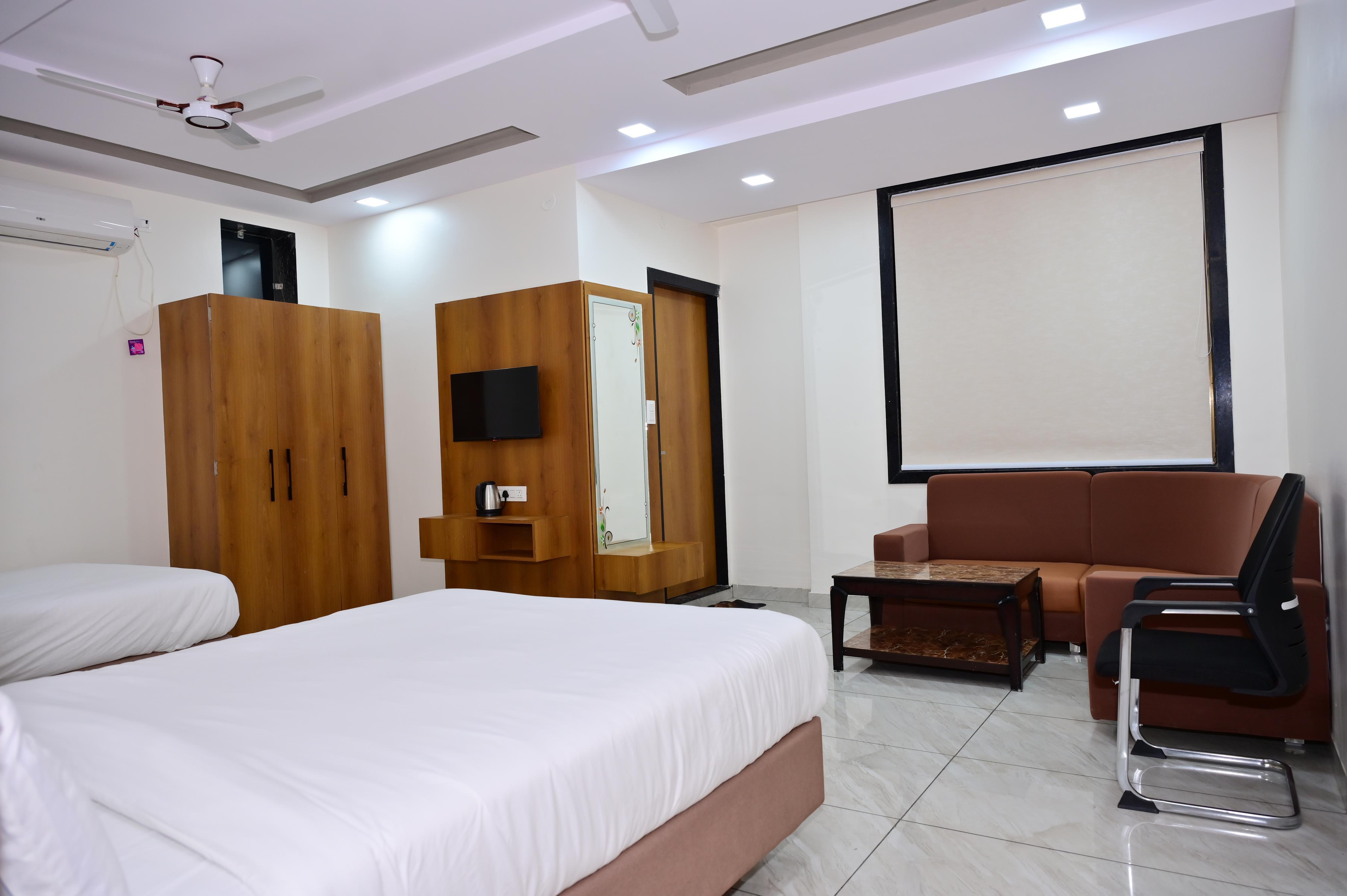 SHREE KRISHNA PALACE