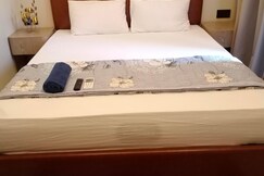 Roman Arch Suites