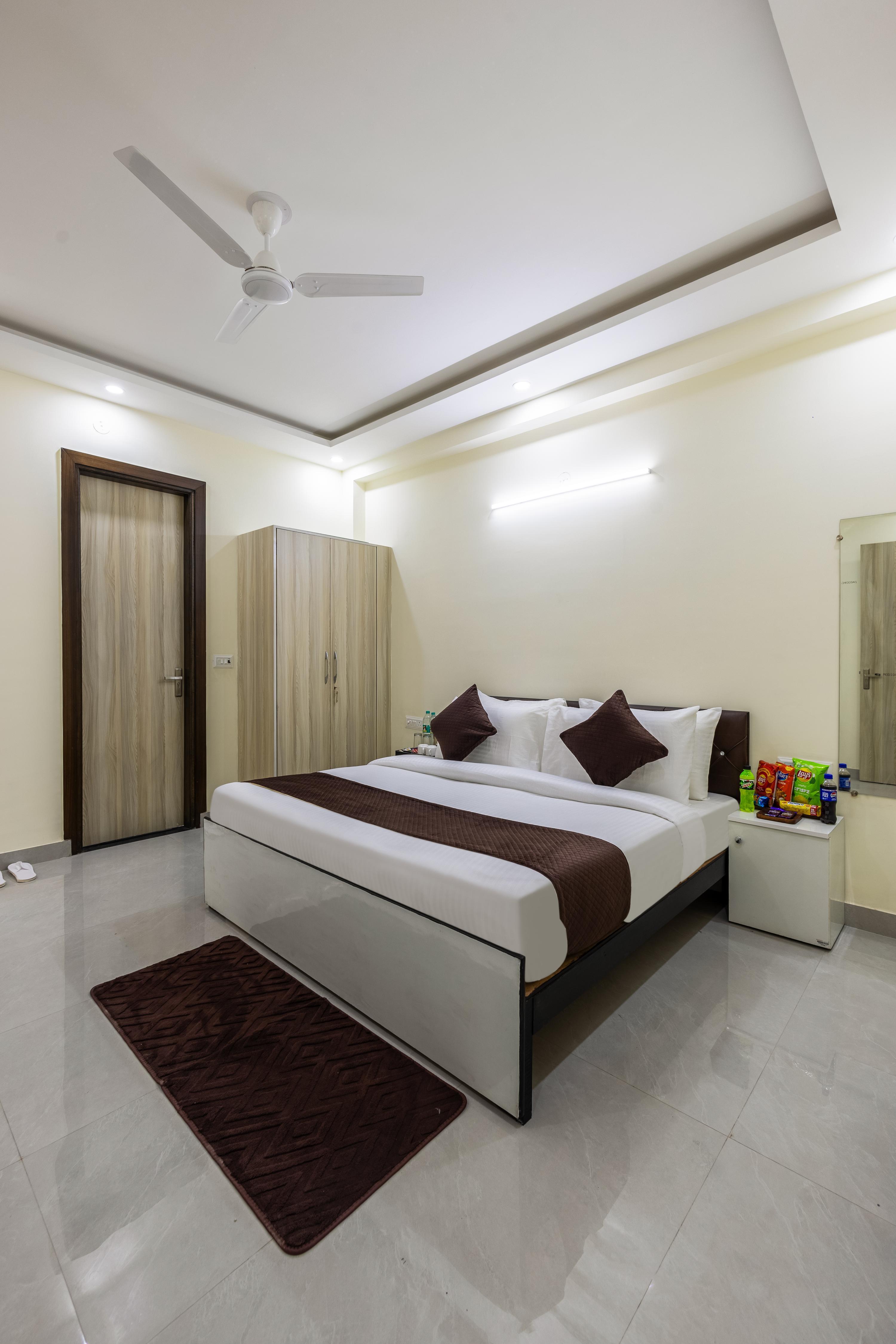 Expressway Hotel -Yashobhoomi, Dwarka - Tap to explore photos