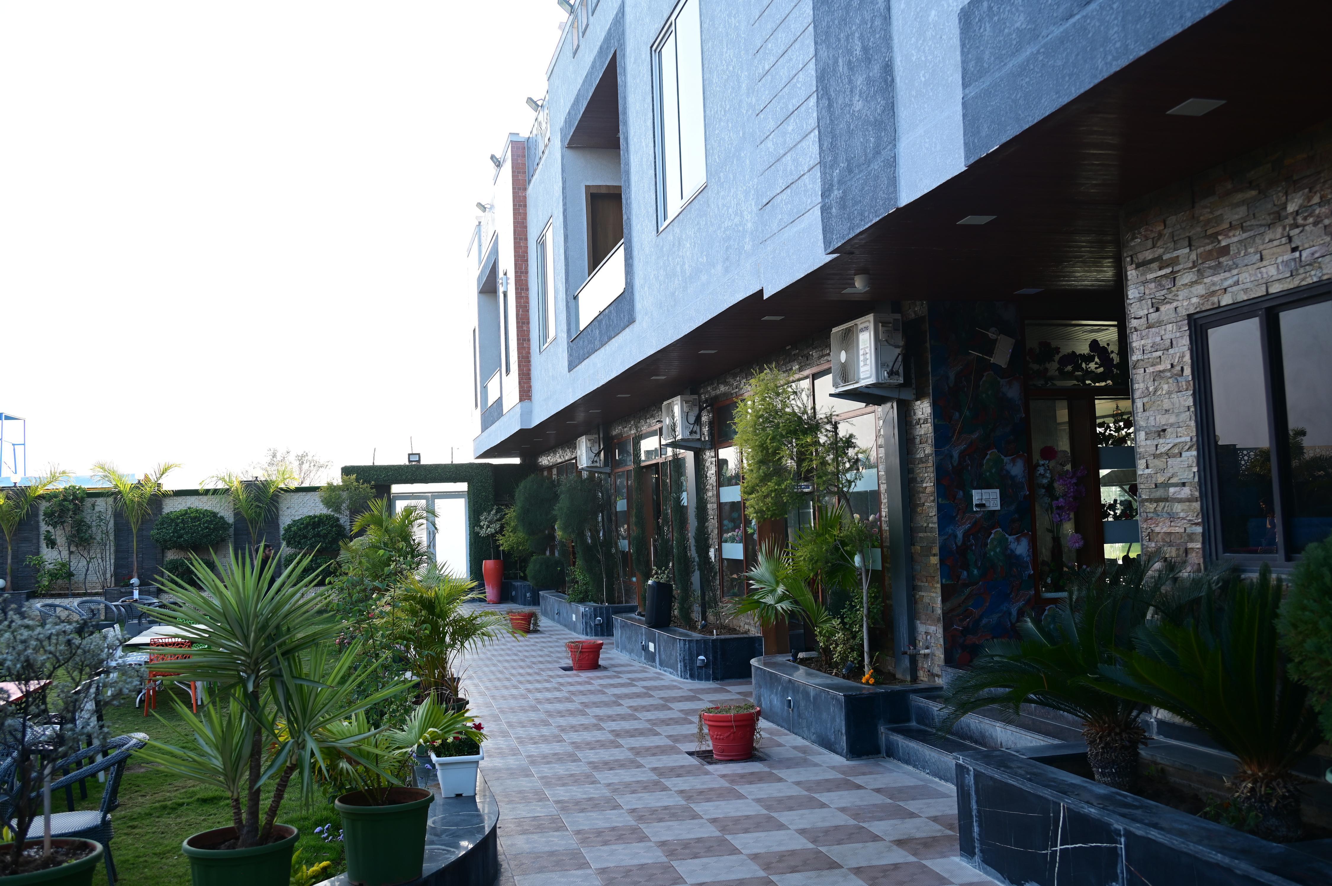 SHREE SHYAM RESORT Malpura - Tap to explore photos
