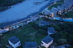 Lemonwood Riverside Premium Resort