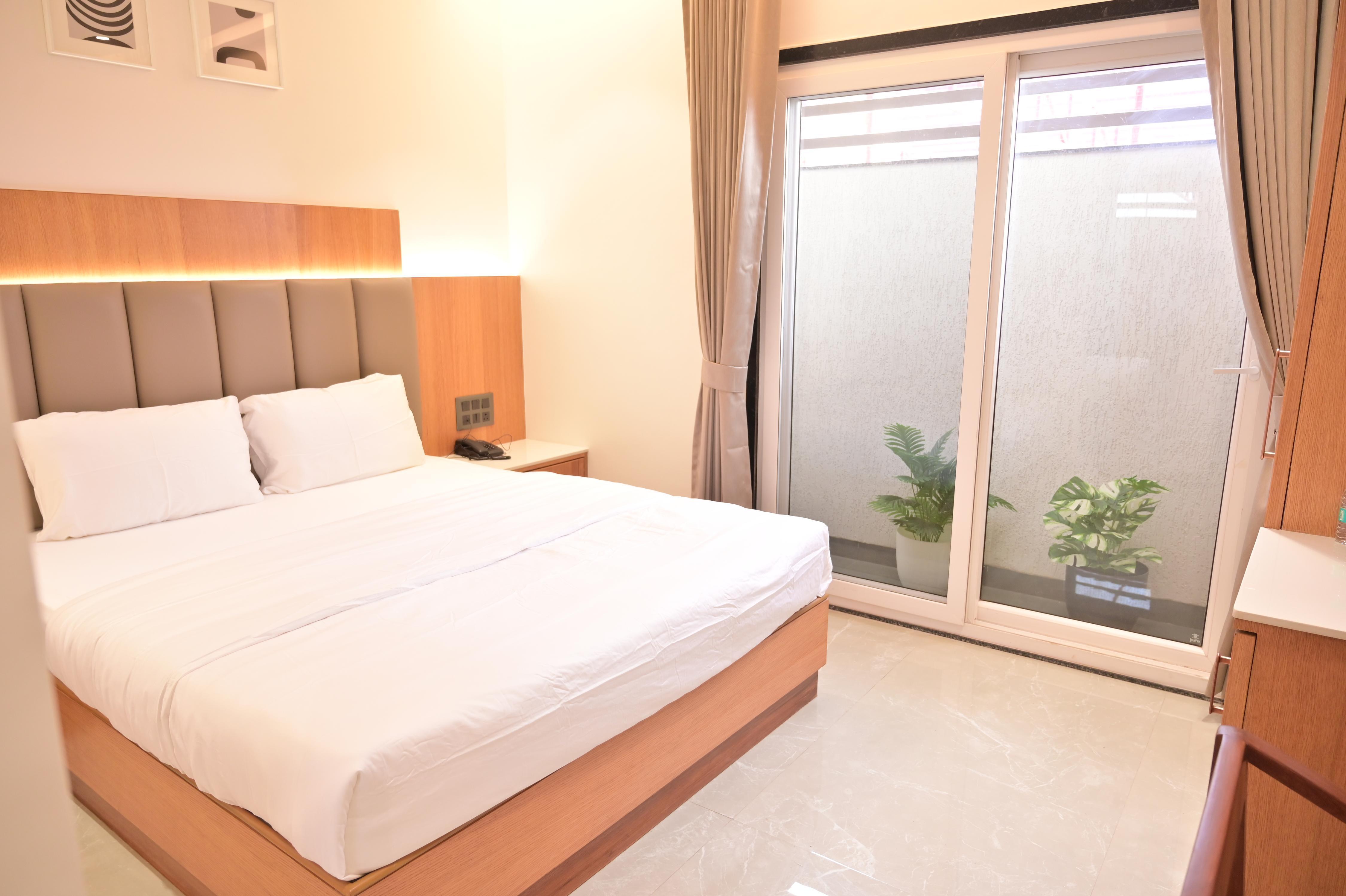 The Citrine Hotel Room Type - Deluxe room