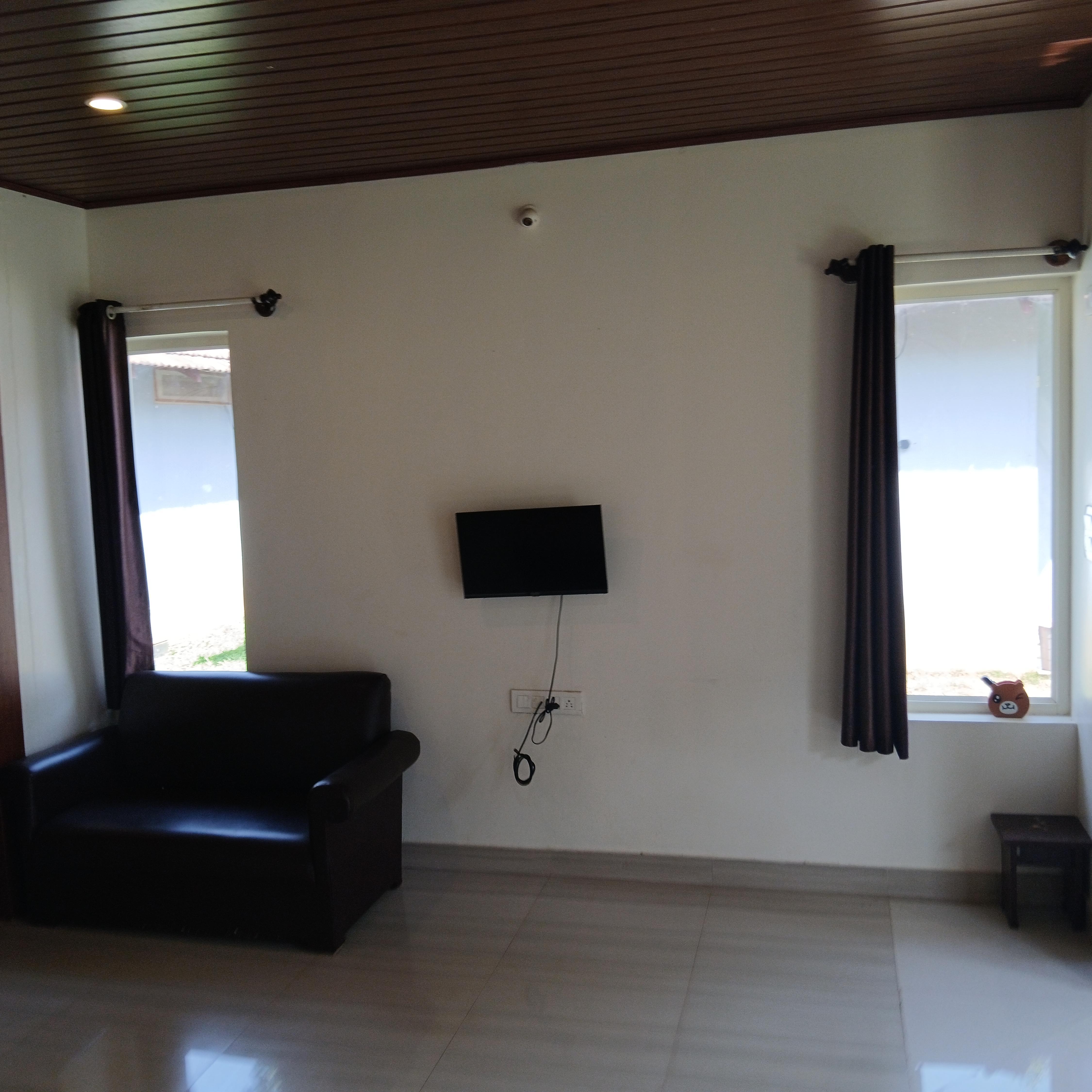 Misty s Homestay - Tap to explore photos