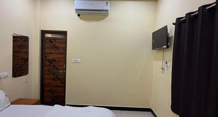HOTEL SHIVALAY PALACE Room Type - Deluxe A/C